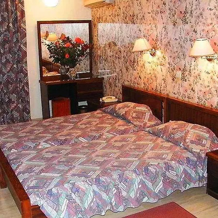 Achilles Hotel